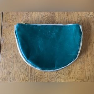 Oiled Agave Medium Sseko Designs Crescent Pouch